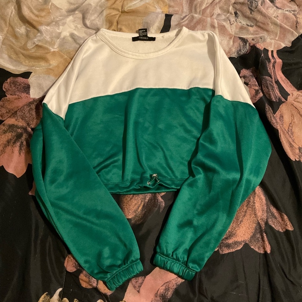 FOREVER 21 White and green long sleeve crop top